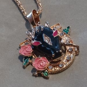 NWOT Black Pink Ceramic Golden Rhinestone Bull Flower Horseshoe Fashion Necklace